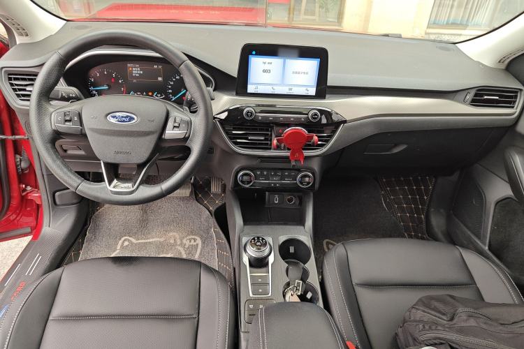 Used Ford Focus 2020 Sedan EcoBoost 180 Automatic Trend Edition Center Console