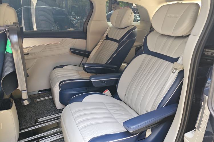 Used Roewe iMAX8 2021 400TGI Supreme Series Prestige Edition