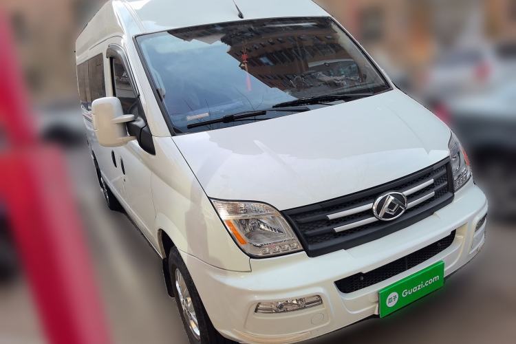 Used SAIC MAXUS Xintu V80 2023 2.0T AMT Classic Aoyuntong Power Version Long Wheelbase Mid-Roof Design 6/7/8/9-Seater
