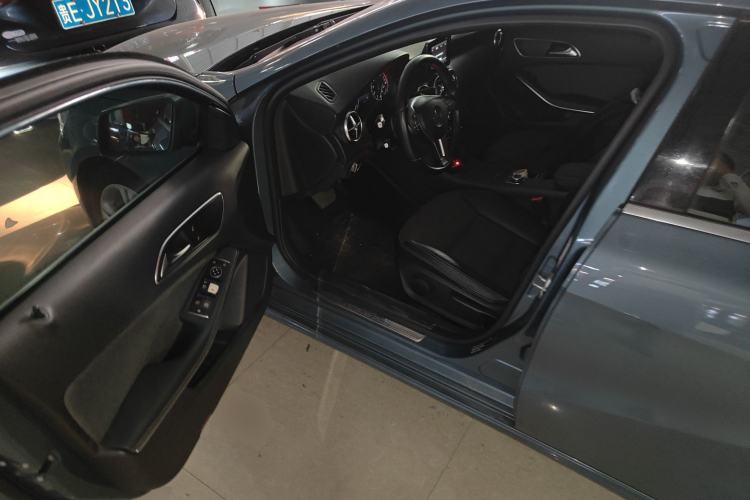 Used Mercedes-Benz A-Class 2015 A 180 Driver Seat