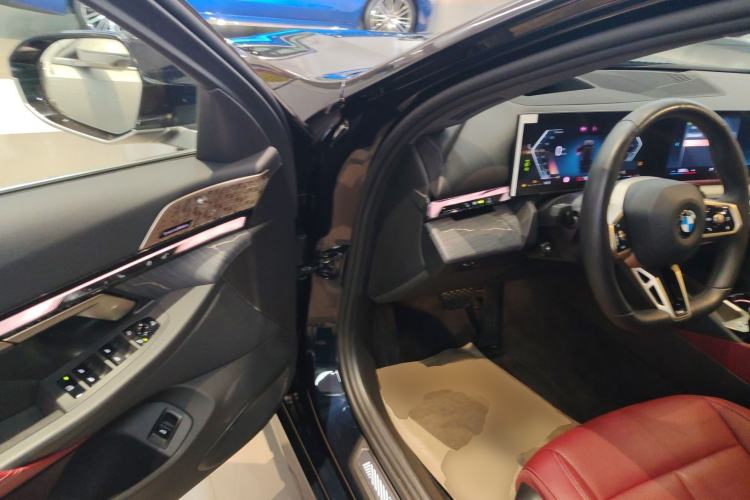 Used BMW 5 Series 2025 530Li Luxury Edition M Sport Package