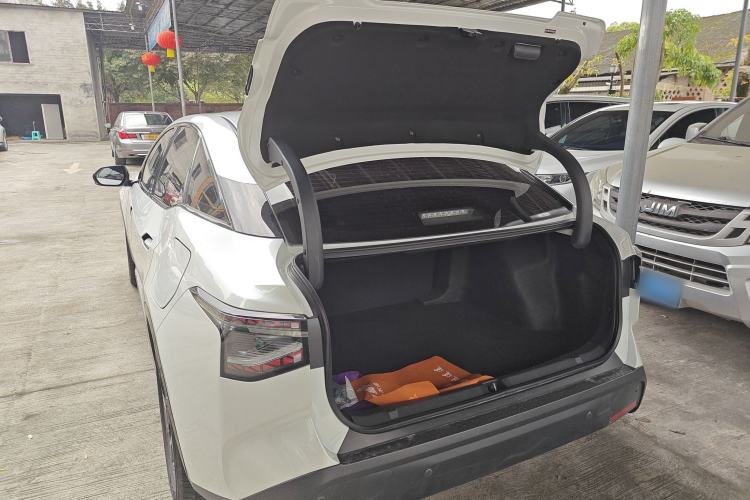 Used Toyota bZ3 2024 517 km Elite PRO Trunk