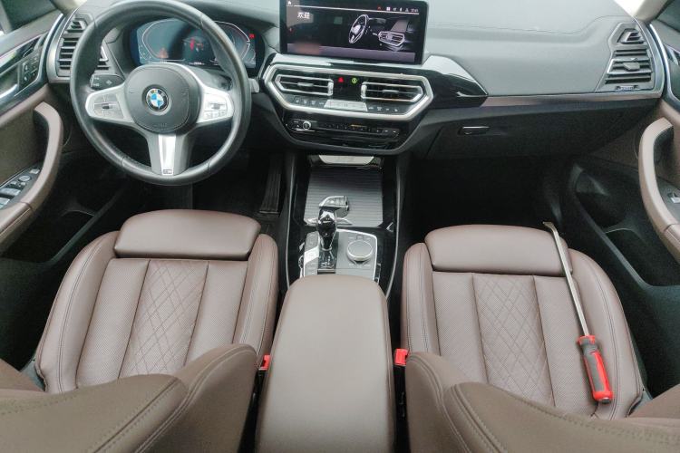 Used BMW X3 2023 xDrive25i M Sport Package Center Console