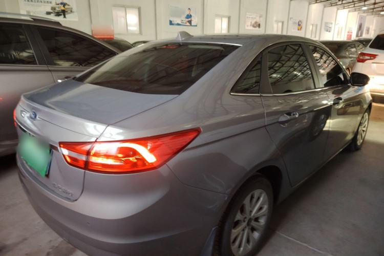 Used Ford Escort 2015 1.5L Automatic Fashion Model
