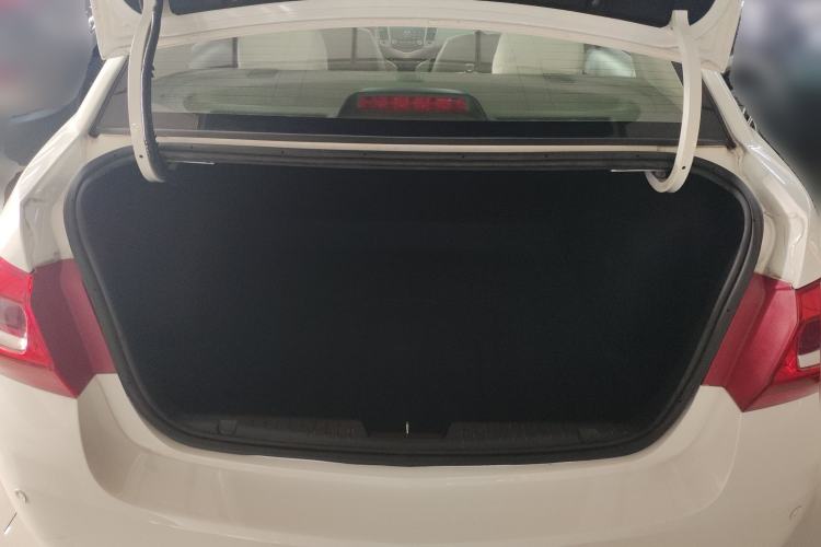 Used Chevrolet Cruze 2015 1.5L Classic SL MT Trunk