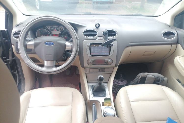 Used Ford Focus 2013 Sedan Classic 1.8L Manual Fashion Edition