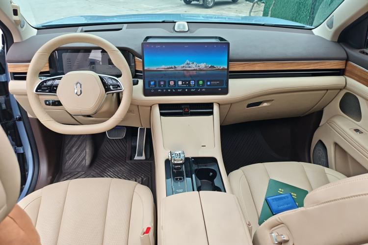 Used Hima AITO M7 2024 1.5T Intelligent Drive 4x4 Max Edition 6 Seats Center Console