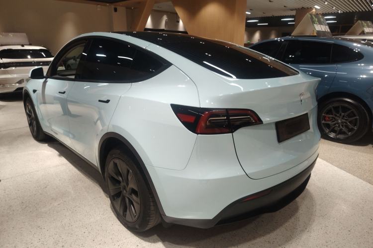 Used Tesla Model Y 2023 Long-Range All-Wheel-Drive Version