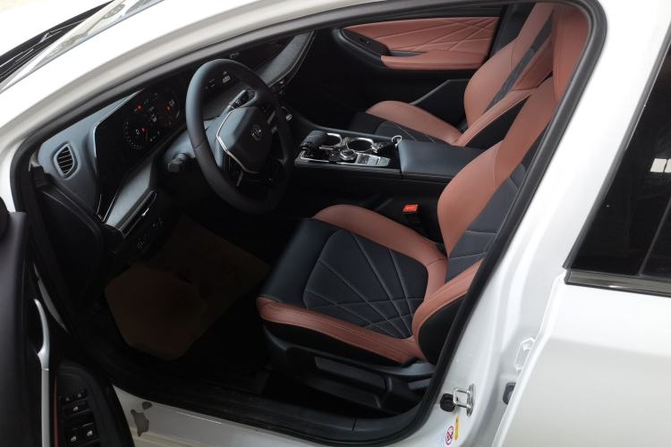 Used CHANGAN Eado 2023 Changan Edition PLUS Blue Whale NE 1.4T GDI DCT Prestige Version
