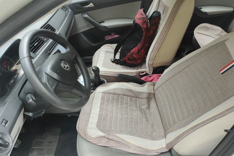 Used Skoda Rapid 2015 1.6L Manual Smart Selection Model
