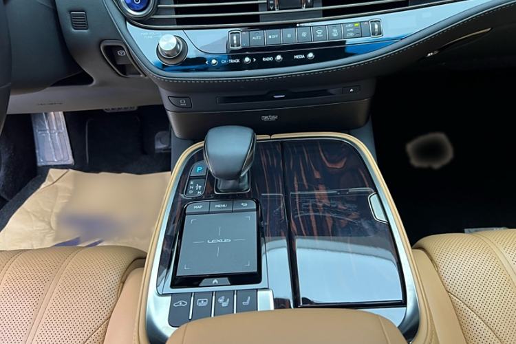 Used Lexus LS 2021 500h Luxury Edition
