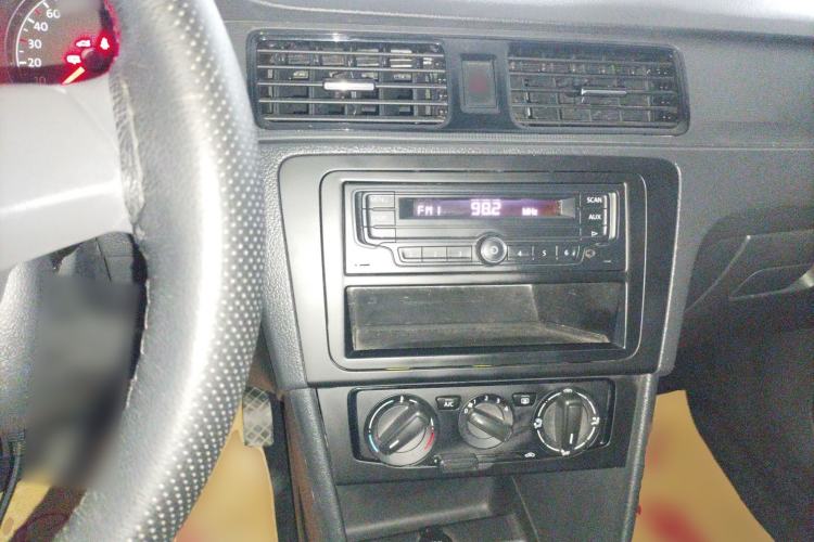 Used Volkswagen Santana 2015 1.4L Manual Fashion Edition Steering Wheel