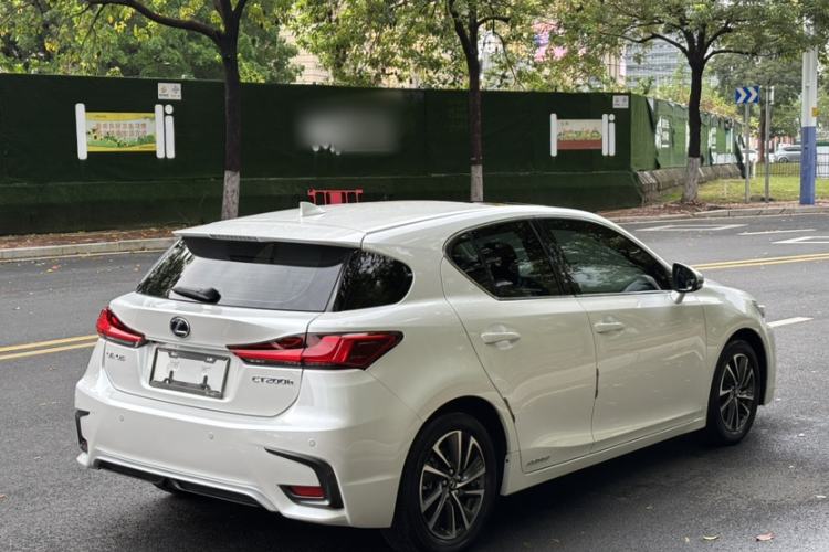 Used Lexus CT 2017 CT200h Comfort Edition Monochrome China V Standard