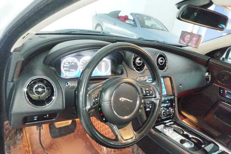 Used Jaguar XJ 2014 XJL 2.0T Two-Wheel-Drive Elegant Business Edition