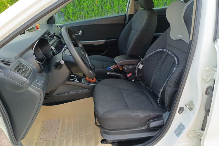Used Kia K2 2015 Sedan 1.4L MT GLS Left Front Seat