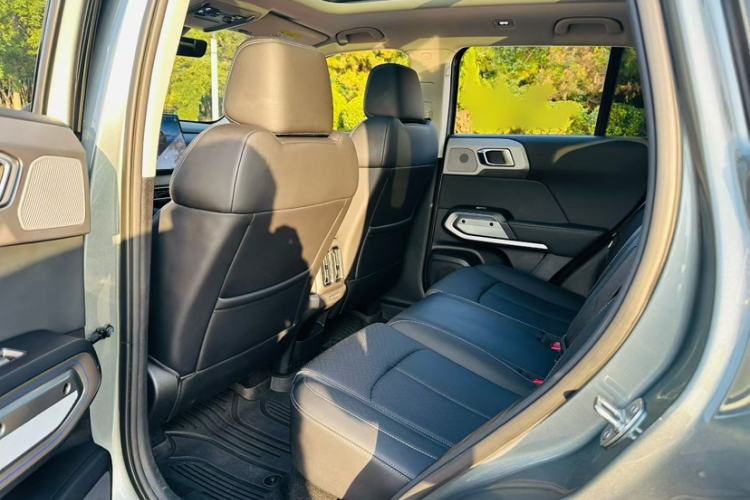 Used Formula Leopard Titanium 3 2025 501 km Range Rear-Wheel Drive Intelligent Driving Max Edition