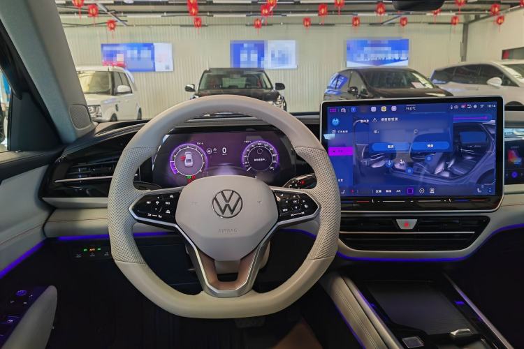 Used Volkswagen Passat 2025 Pro 380TSI Starry Dragon Edition Interior 2