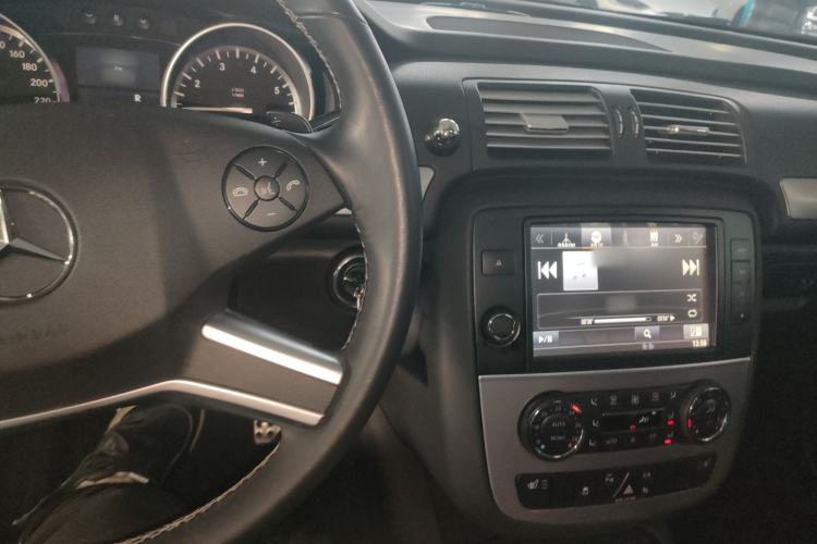 Used Mercedes-Benz R-Class 2014 R 320 4MATIC Business Model