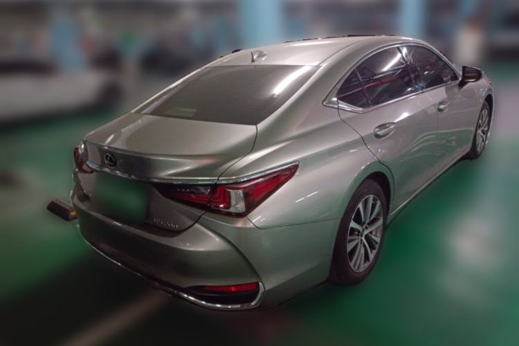 Used Lexus ES 2018 200 Excellence Edition China VI Standard
