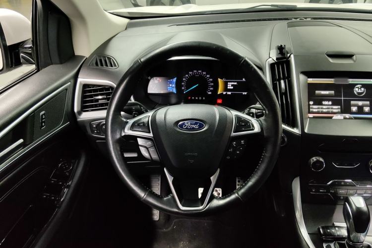 Used Ford Edge 2015 2.0T GTDi Two-Wheel-Drive High-Line Version Steering Wheel