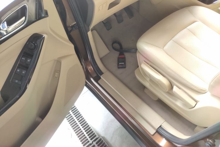 Used Baojun 730 2015 1.8L Manual Comfort ESP Version 7-seater