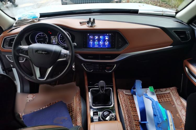 Used Zotye T300 2017 1.5L Manual Luxury Model Center Console