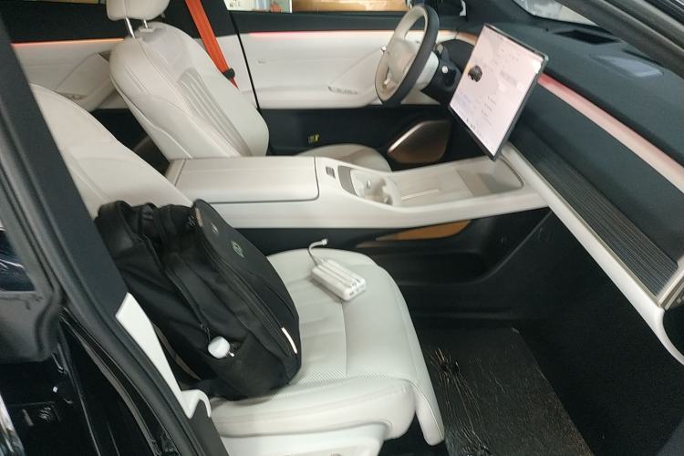 Used ONVO L60 2024 60 kWh Rear-Drive Version