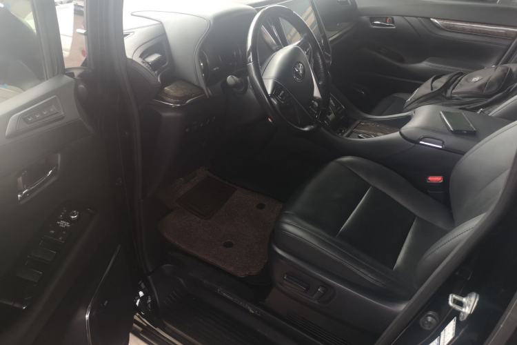 Used Toyota Vellfire 2023 Crown Dual-Engine 2.5L HV Ultimate Edition
