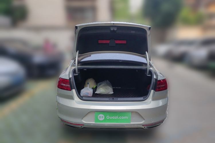 Used Volkswagen Magotan 2018 Facelift 380TSI DSG Luxury Version Trunk