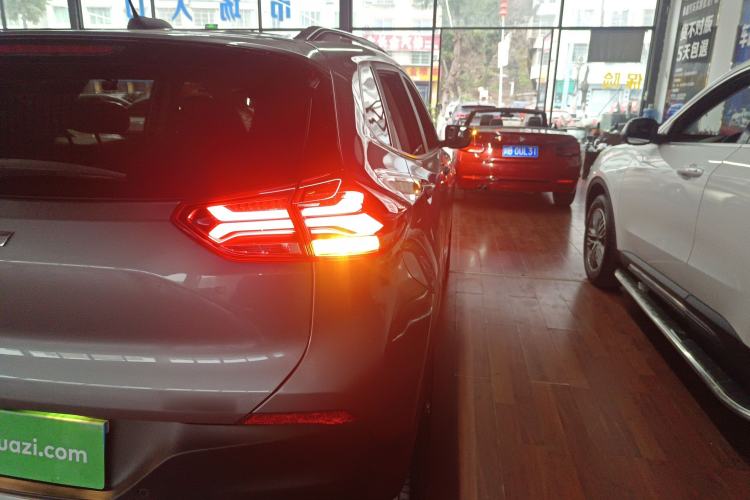 Used Chevrolet Trax 2019 Redline 325T Automatic Fun Edition China VI Standard
