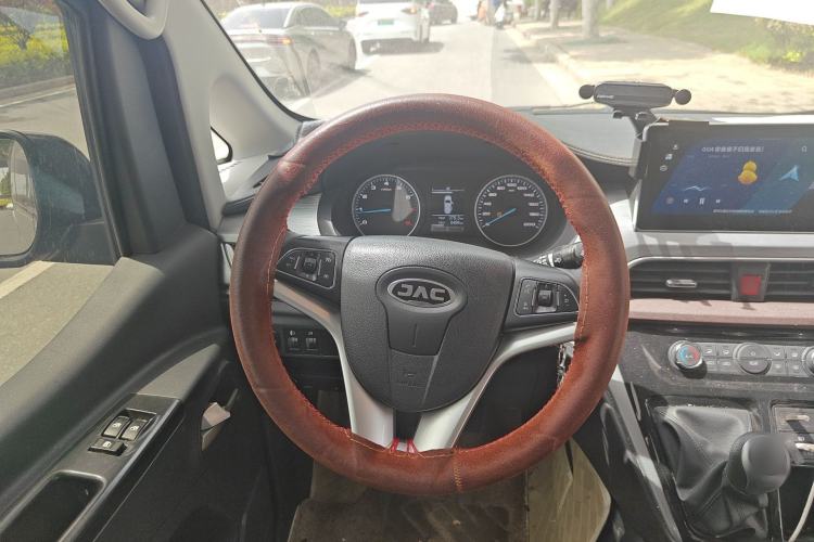 Used JAC Refine M3 2023 1.5T 7/8-Seater Smart Connectivity Version
