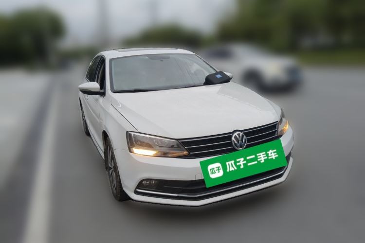 Used Volkswagen Sagitar 2017 230TSI Automatic Comfort Version Front Right 45 Deg