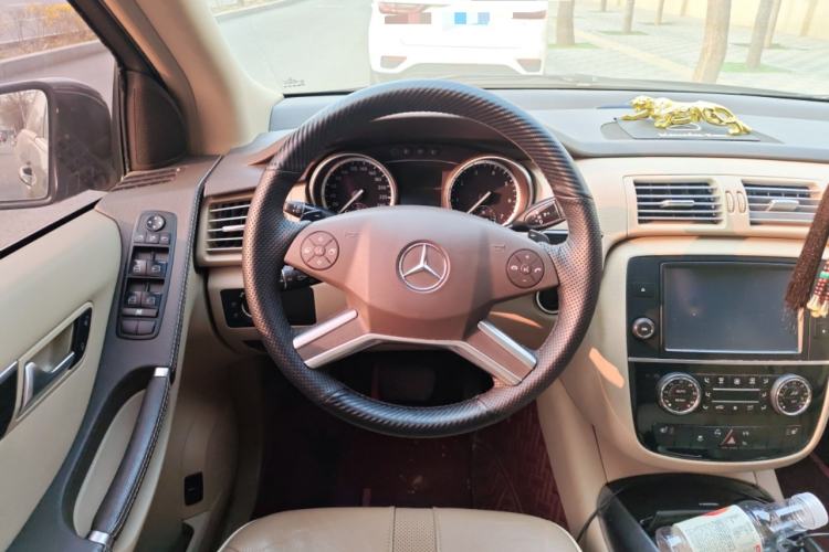 Used Mercedes-Benz R-Class 2017 R 320 4MATIC Business Edition Prestige Model
