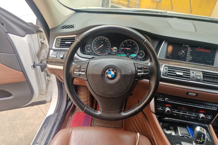 Used BMW 5 Series GT 2015 528i Leading Model