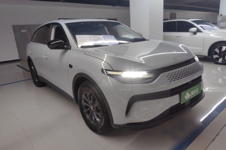 Used Leapmotor C11 2023 Extended-Range 285 Comfort Edition Front Right 45 Deg