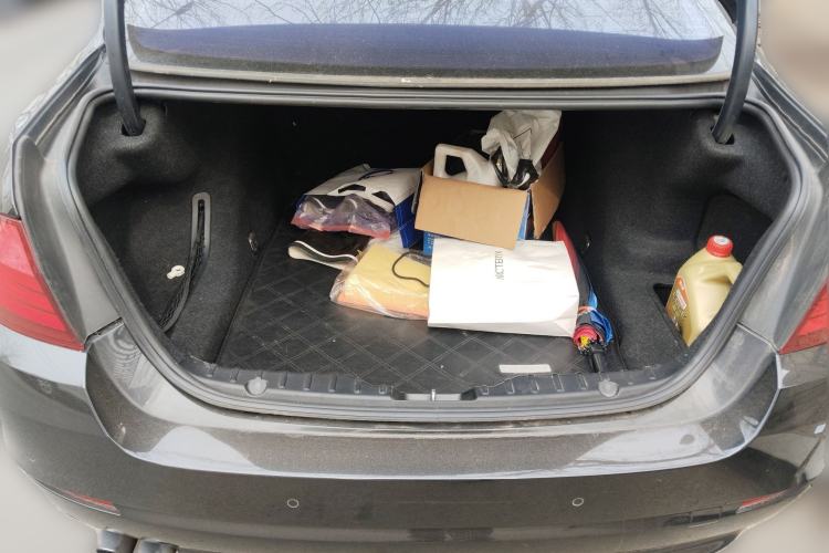 Used BMW 5 Series 2011 523Li Luxury Model