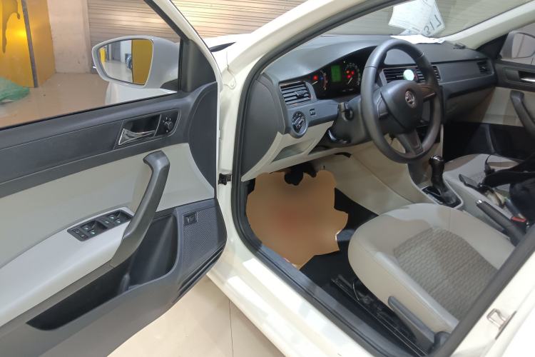 Used Skoda Rapid 2016 1.6L Automatic Chuanxing Edition
