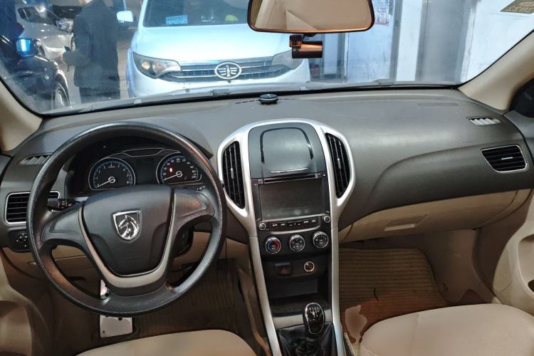Used Baojun 630 2014 1.5L manual Comfort trim level