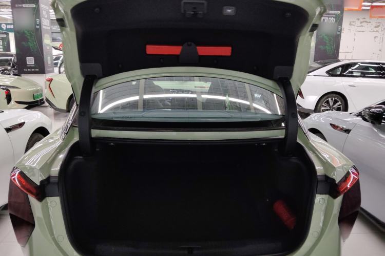 Used Hongqi EH7 2024 690 Pro Trunk