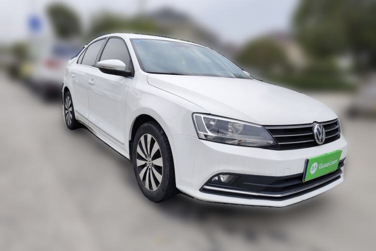 Used Volkswagen Sagitar 2017 230TSI Automatic Comfort Version
