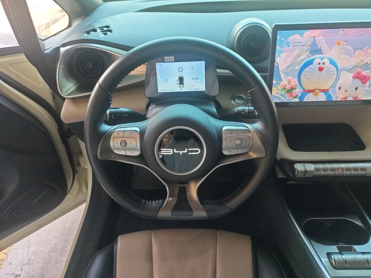 BYD Dolphin 2023 420 km Fashion Edition — снимка 13