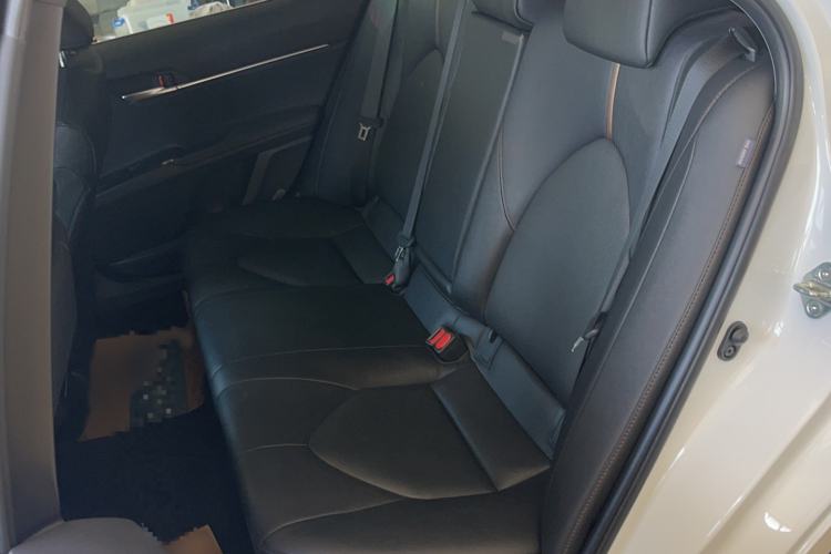 Used Toyota Camry 2021 2.0G Luxury Edition Interior 2