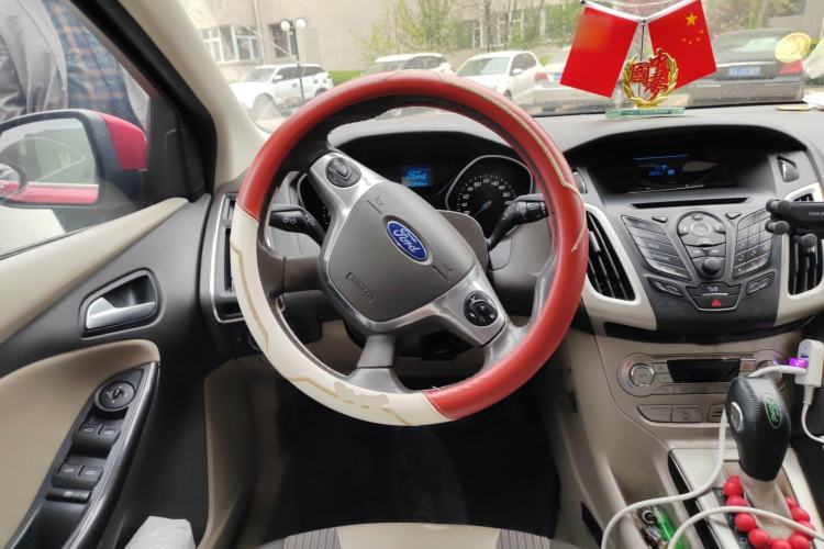 Used Ford Focus 2012 Hatchback 1.6L Automatic Fashion Edition Steering Wheel