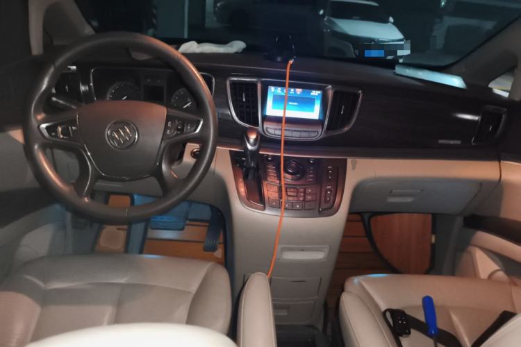 Used Buick GL8 2011 3.0L GT Luxury Business Haoya Edition Center Console