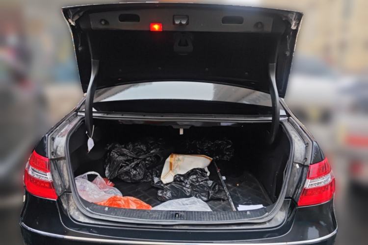 Used Mercedes-Benz E-Class 2013 E 260 L CGI Stylish Model Trunk