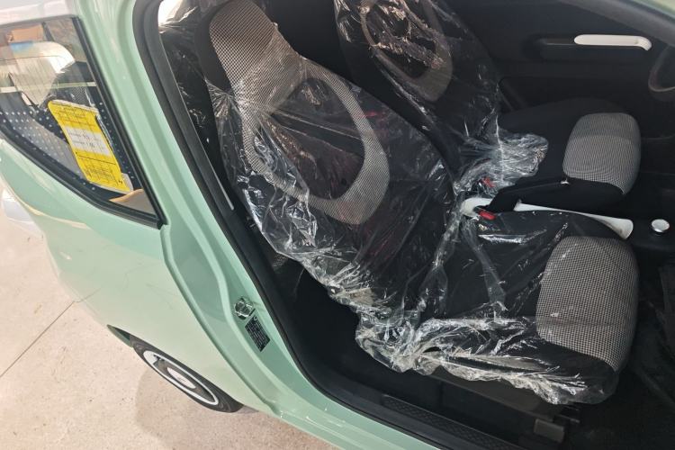 Used Wuling Hongguang MINIEV 2024 3rd Generation 170 km Right Front Seat