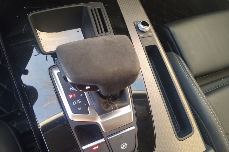 Used Audi Q5L 2022 Updated 45T Luxury Dynamic Version
