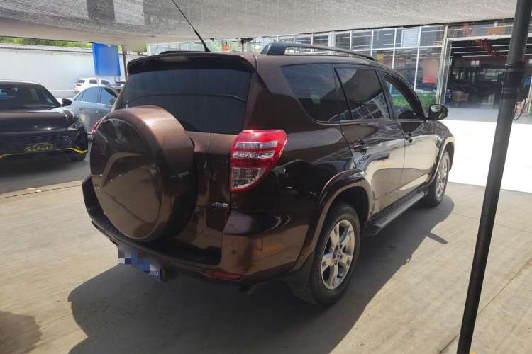 Used Toyota RAV4 2012 Luxurious Edition 2.0L Automatic All-Wheel Drive