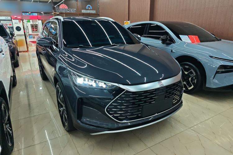 Used BYD Tang New Energy 2025 DM-i 115KM Prestige Model Front Right 45 Deg