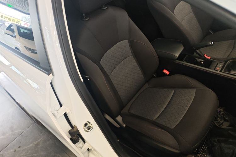 Used Roewe i5 2023 1.5L Manual Comfort Edition Right Front Seat